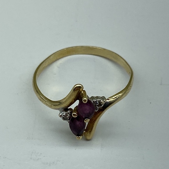 Antique Double Red Violet Spinel with Two Diamond Accents on 10K Gold Ring - Picture 10 of 14